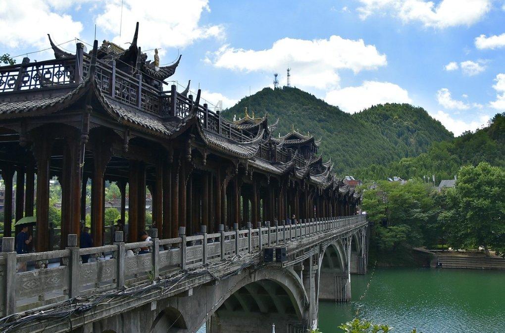 财通证券资管顾宇笛离任8只基金